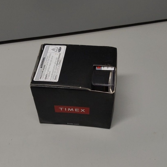 Timex Expedition Men’s Field Watch Brown Leather Strap NEW - Picture 2 of 2